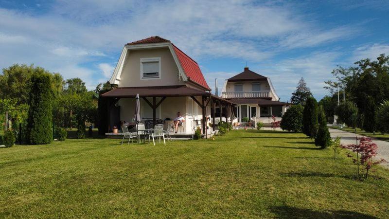 Ferienhaus Am Plattensee Balatonmáriafürdő Eksteriør billede