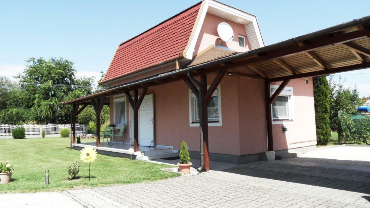 Ferienhaus Am Plattensee Balatonmáriafürdő Eksteriør billede