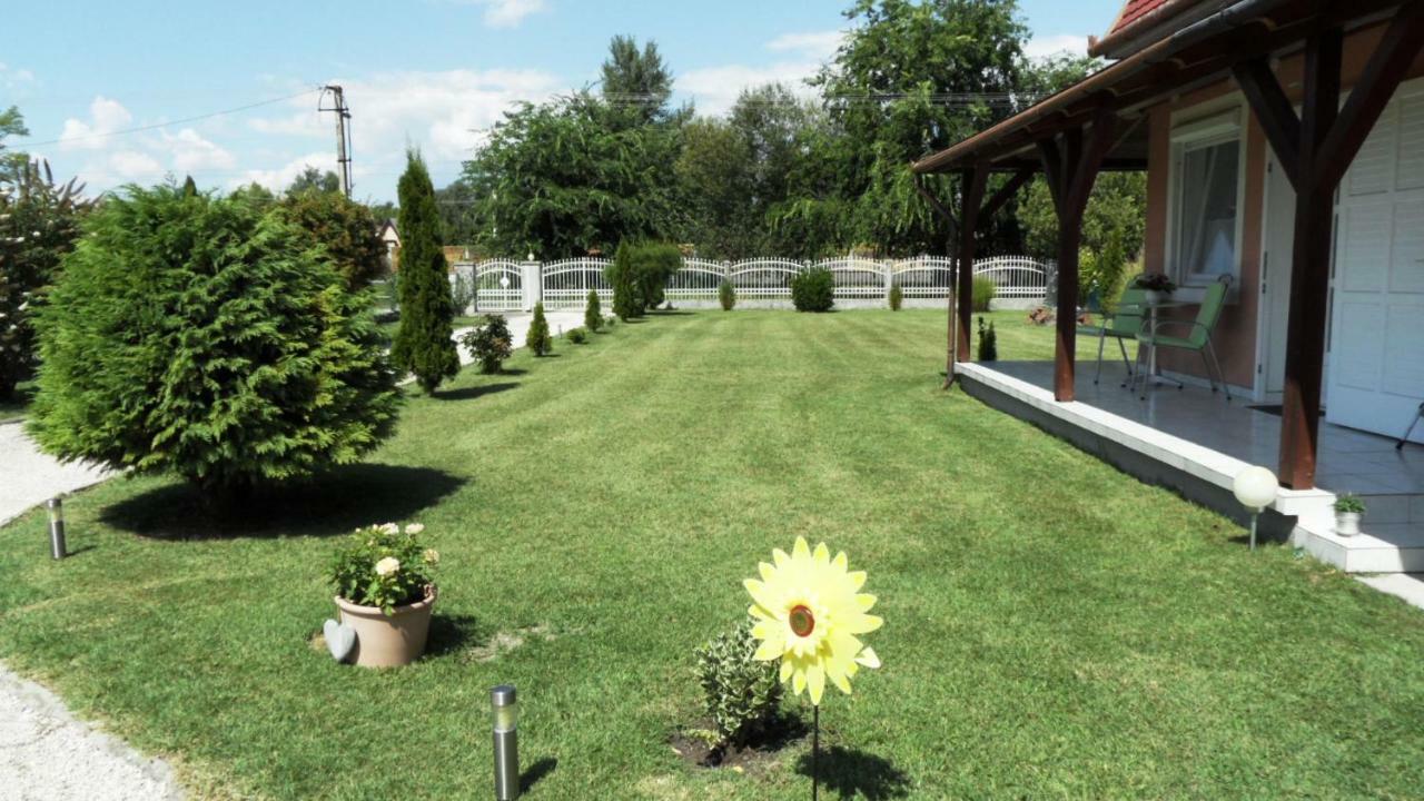 Ferienhaus Am Plattensee Balatonmáriafürdő Eksteriør billede